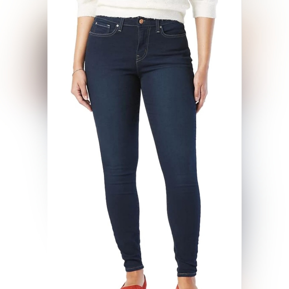 Levi's High-Rise Skinny Jeans in Dark Navy